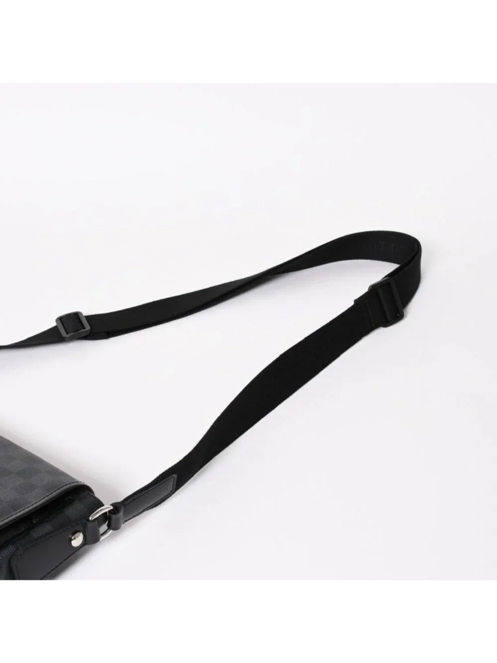 Louis Vuitton Daniel MM Shoulder Bag Damier Graphite Black Silver